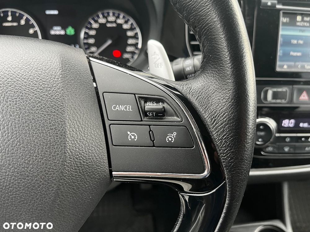 Mitsubishi Outlander - 13