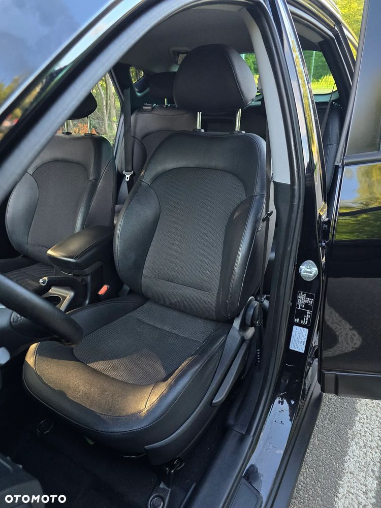 Hyundai ix35 1.7 CRDi 2WD Fifa World Cup Edition - 21