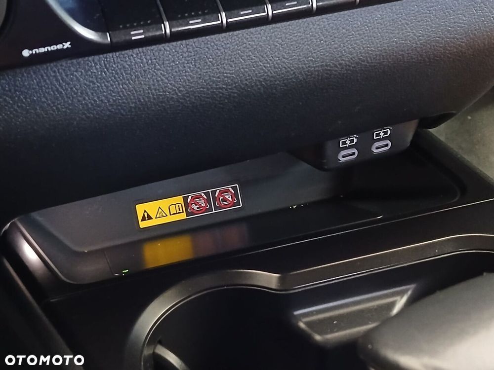 Lexus UX 250h GPF Business 2WD - 31