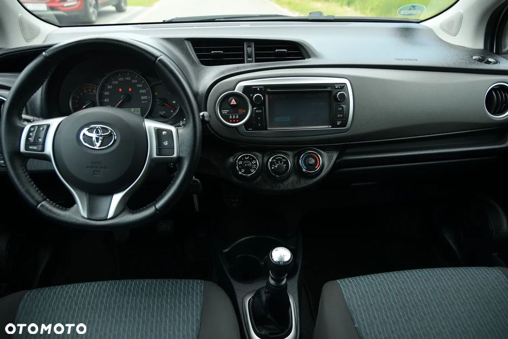 Toyota Yaris - 25
