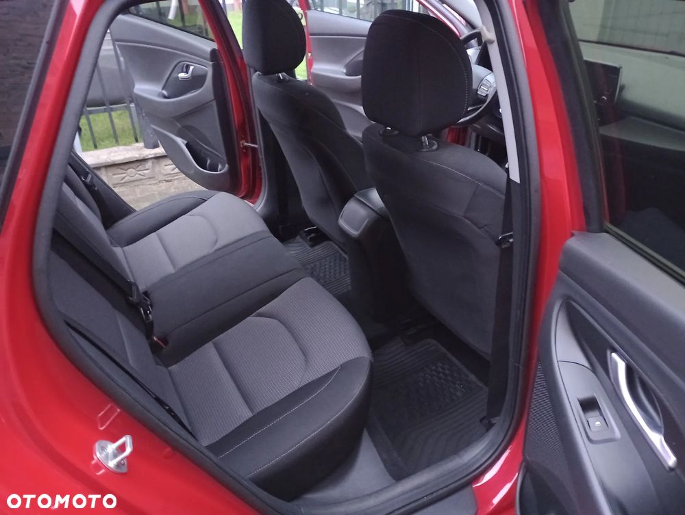 Hyundai i30 1.4 Premiere Comfort - 12