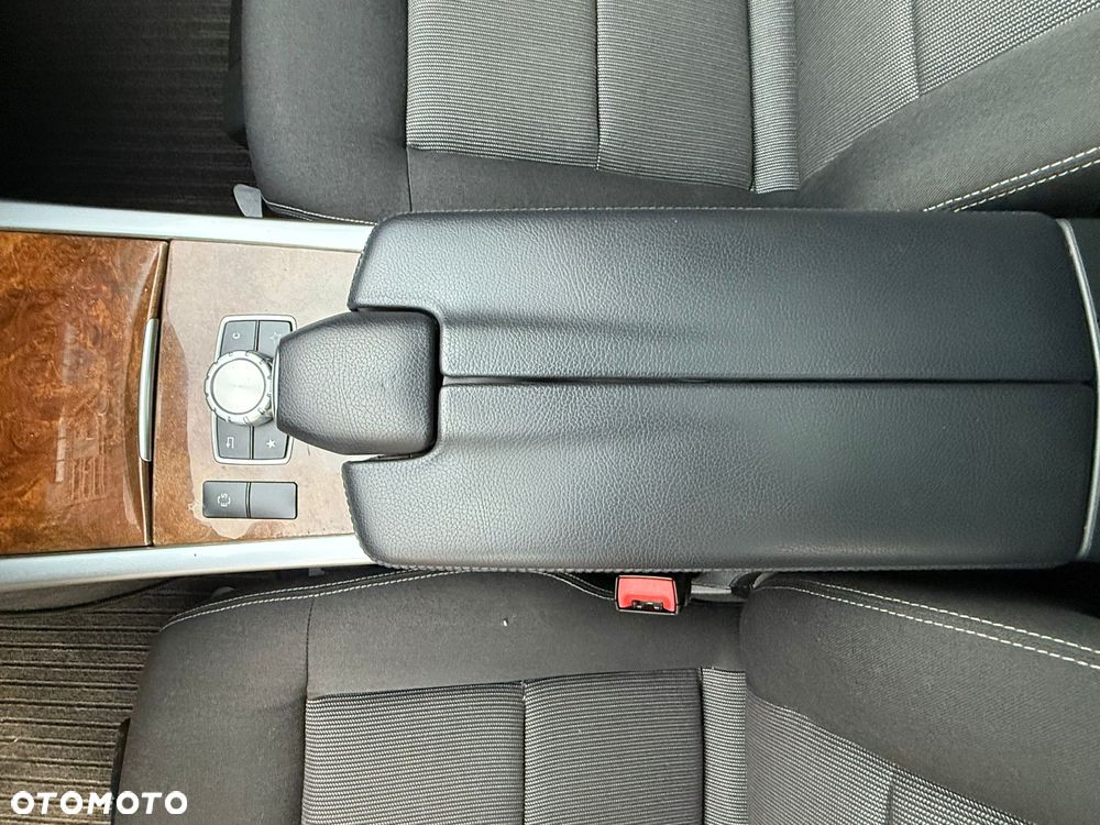 Mercedes-Benz Klasa E 220 BlueTEC 4Matic 7G-TRONIC Avantgarde - 26
