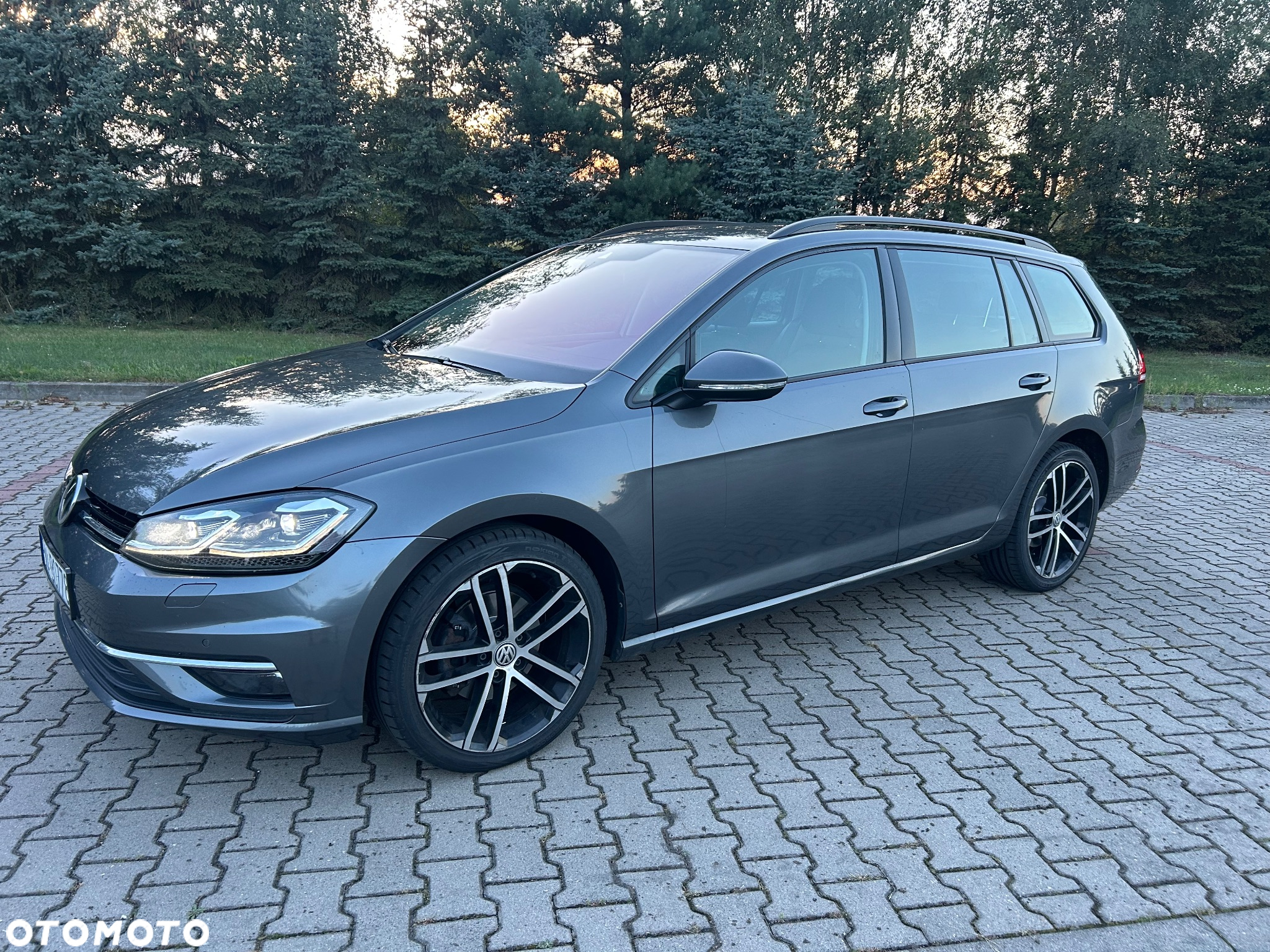 Volkswagen Golf 2.0 BlueTDI DSG Highline - 3