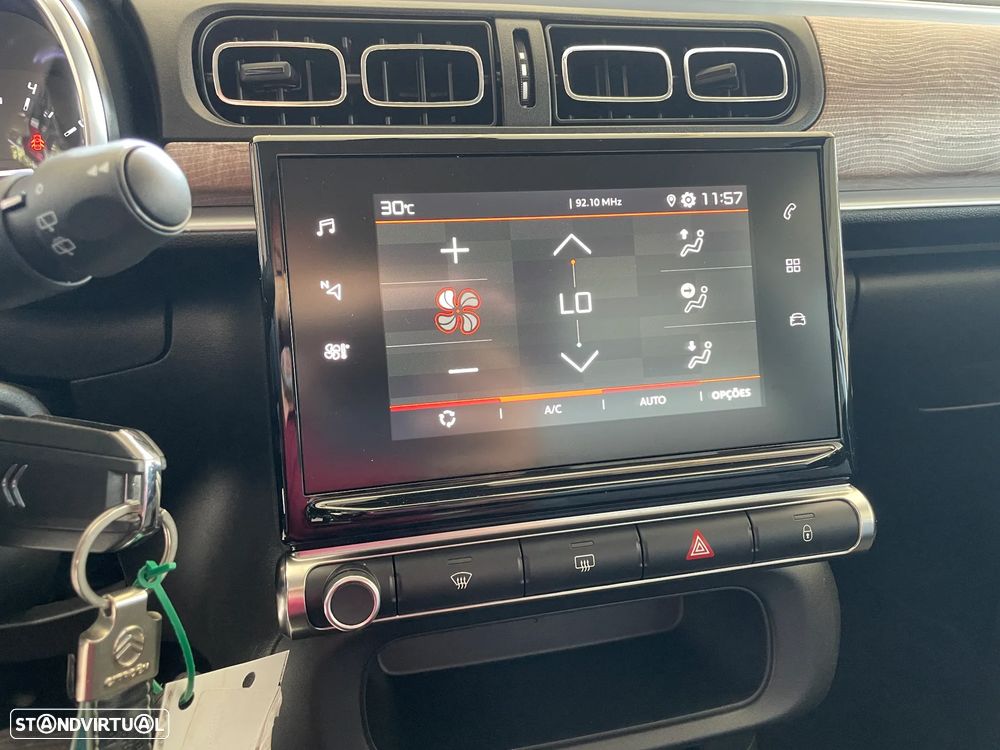 Citroën C3 1.2 PureTech Shine EAT6 - 19