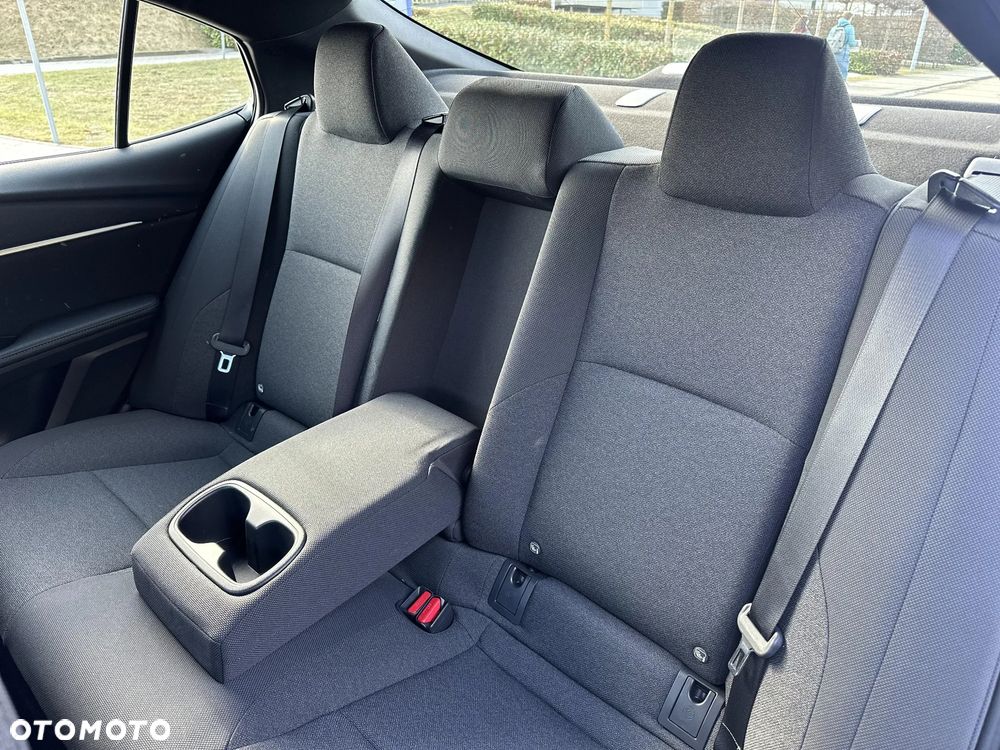 Toyota Camry 2.5 Hybrid Dynamic Force Comfort e-CVT - 17