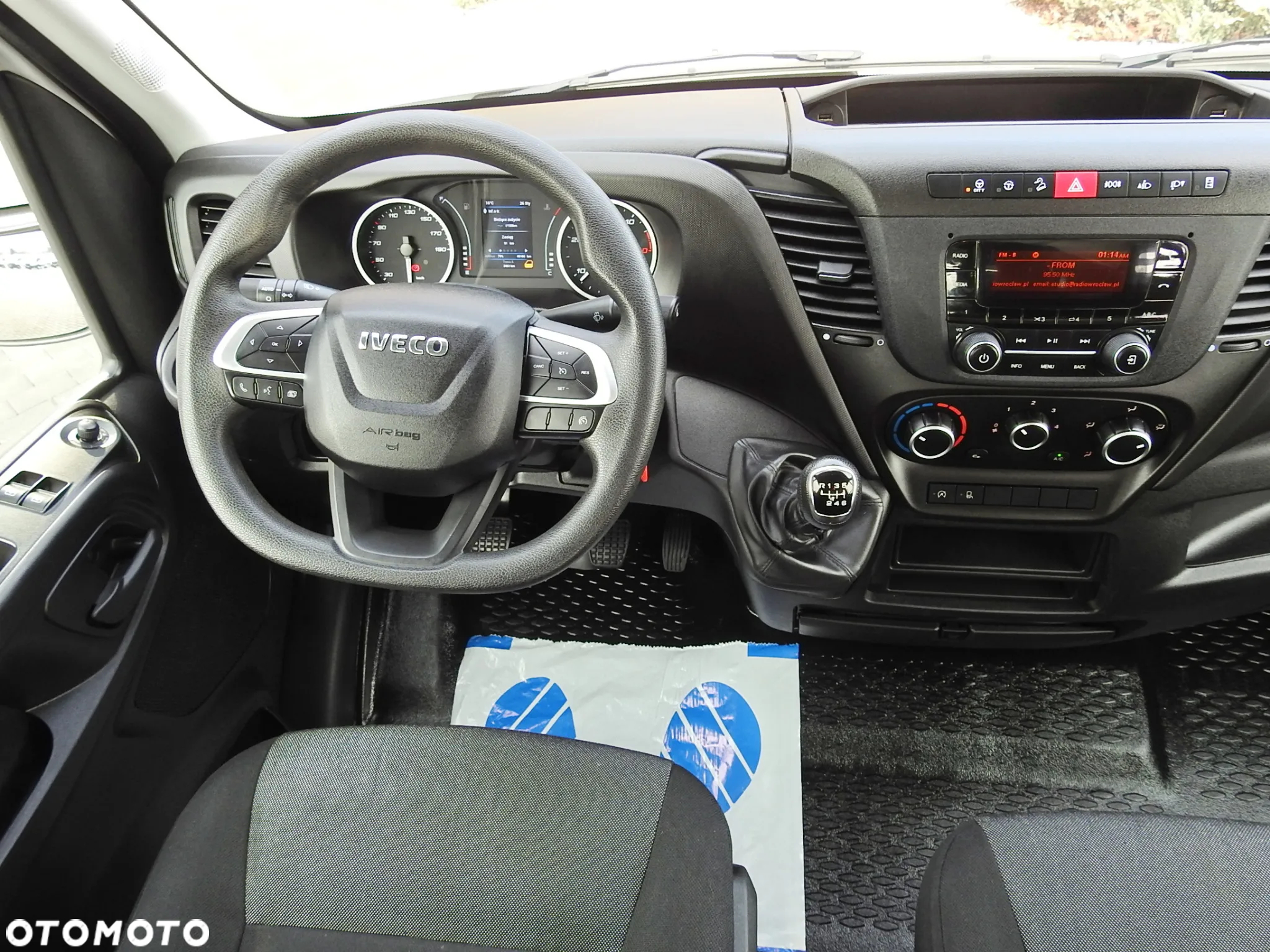 Iveco DAILY 35S14 WYWROTKA PODWÓJNA KABINA DOKA 7 MIEJSC TEMPOMAT KLIMATYZACJA 140KM [ 488124 ] - 31