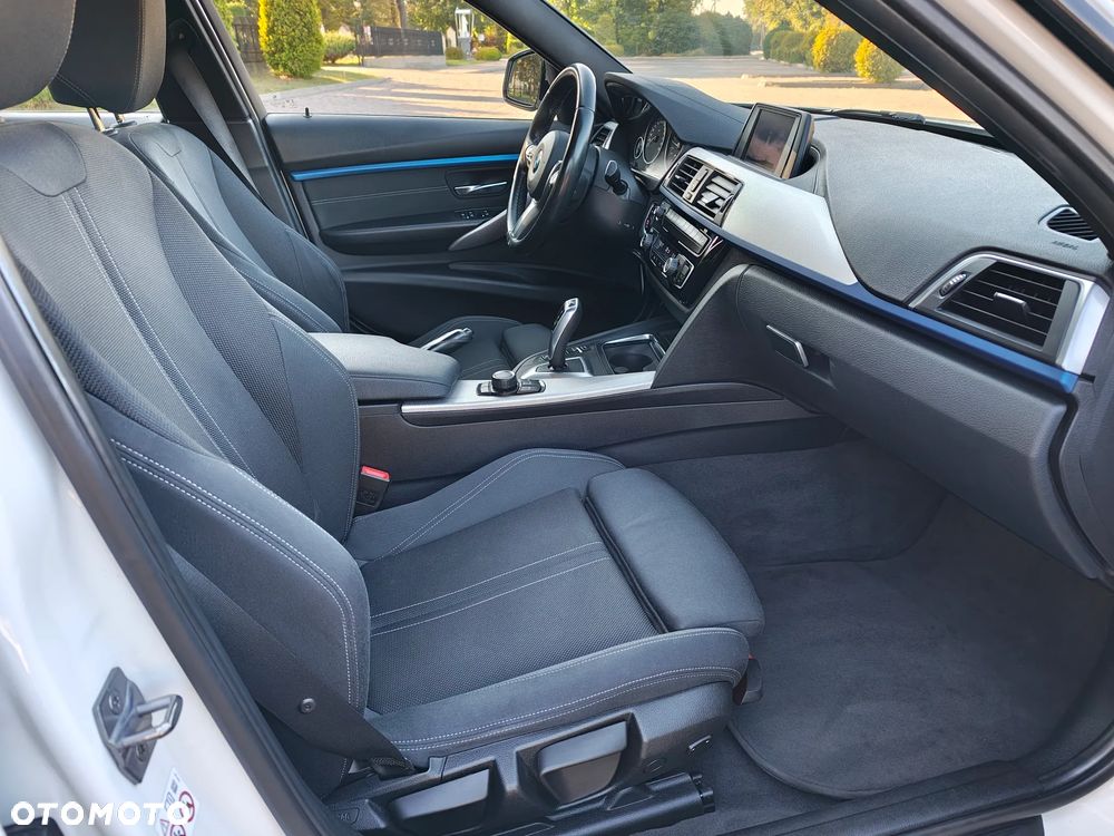 BMW Seria 3 320i GPF M Sport - 12