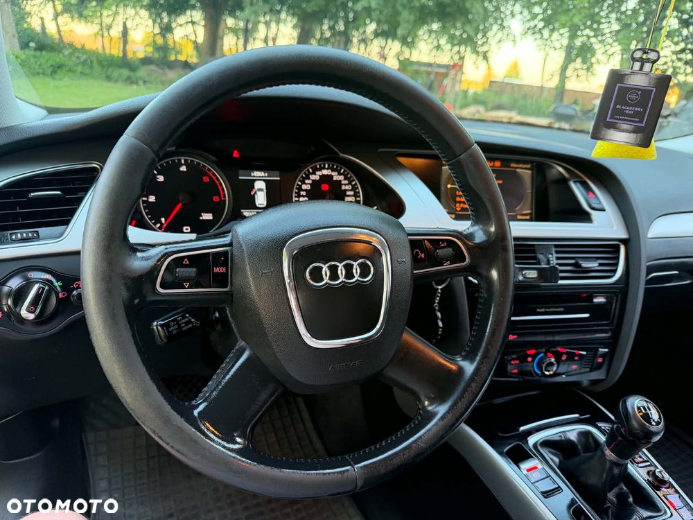 Audi A4 Avant - 10