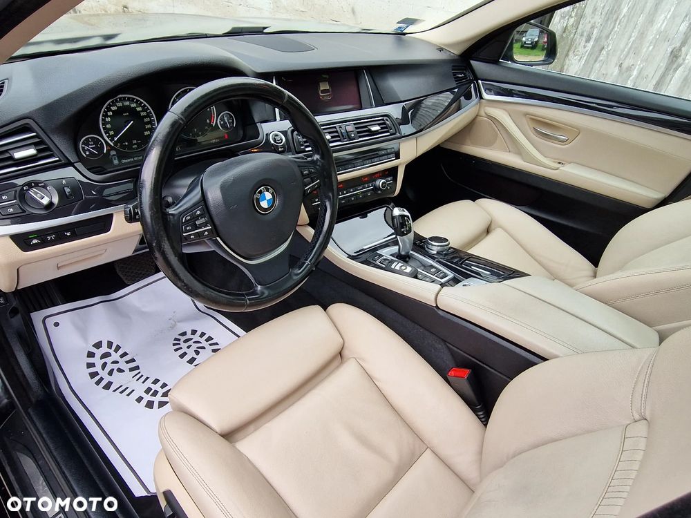 BMW Seria 5 520d xDrive - 10
