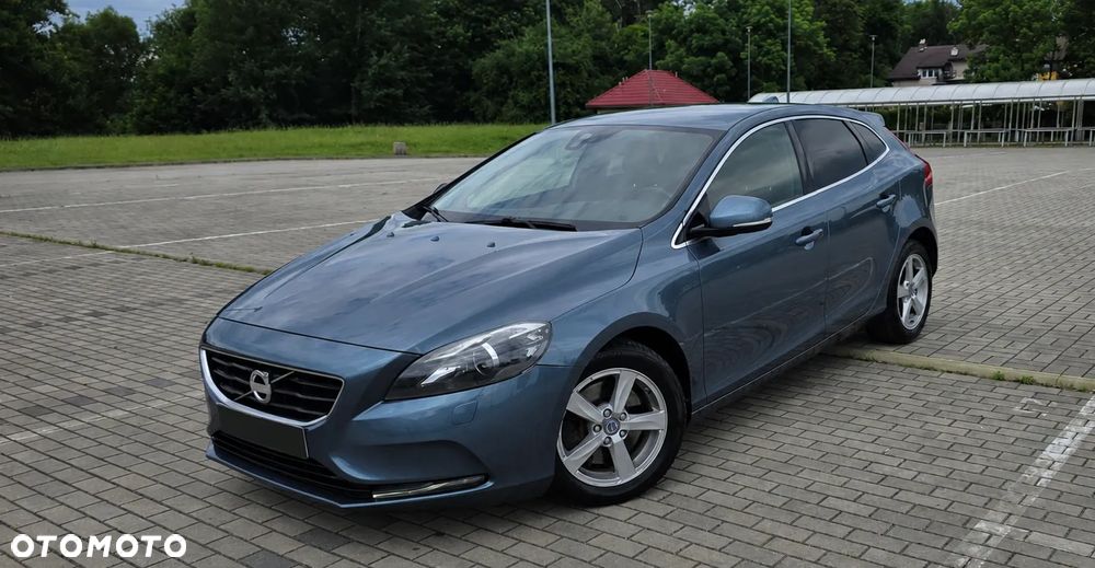 Volvo V40 D3 Momentum - 1