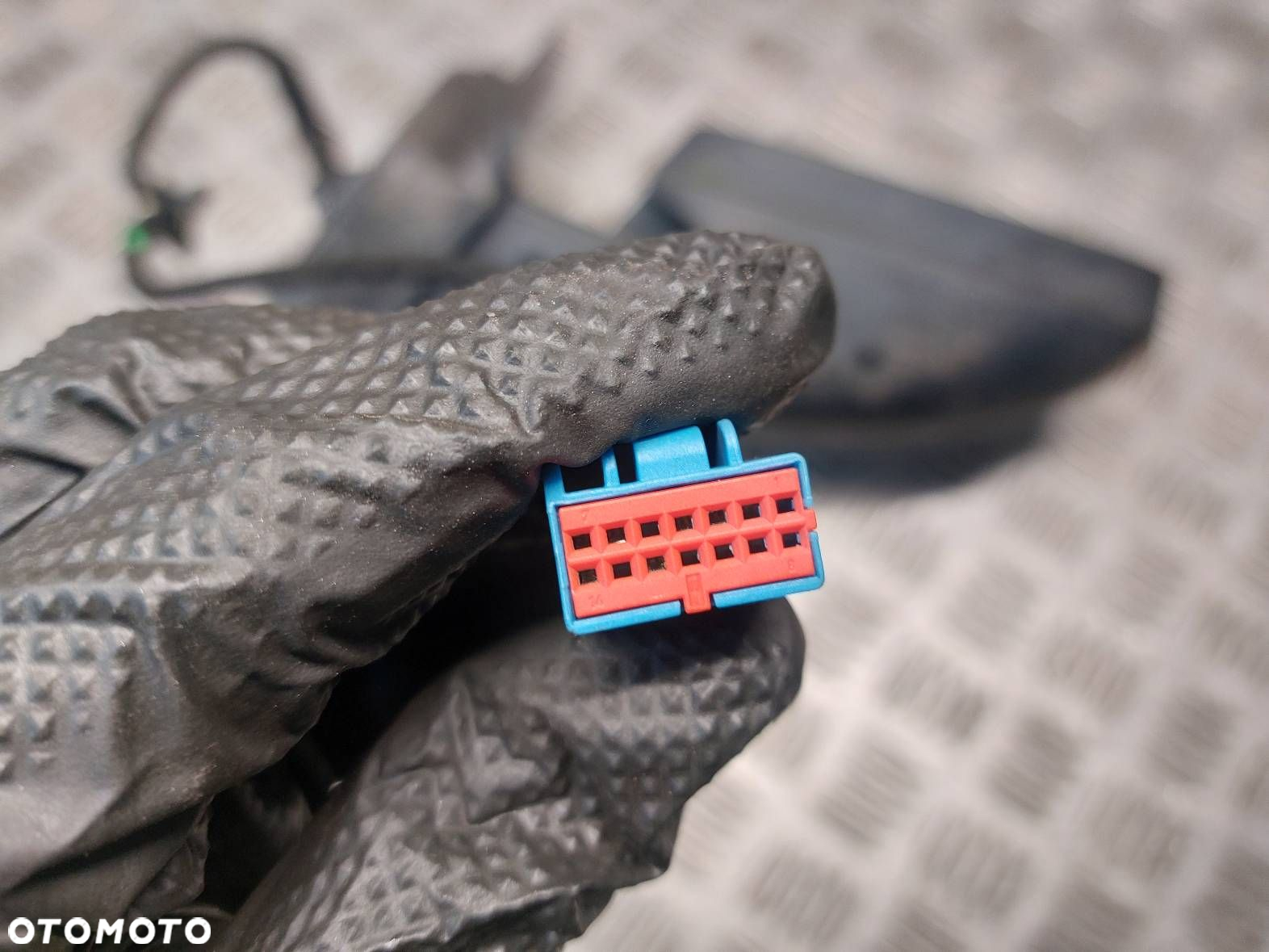 LUSTERKO PRAWE ELEKTRYCZNE VOLVO S40 II 30744574 426-26 6 PIN - 9