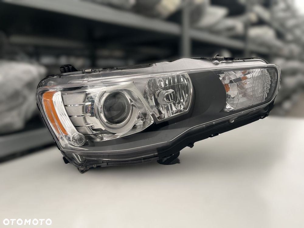 Mitsubishi Lancer Viii Reflektor Prawy 8301c3-48 - 1
