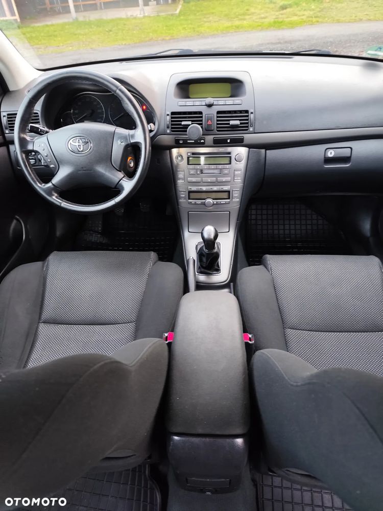 Toyota Avensis 1.8 VVT-i Combi - 21