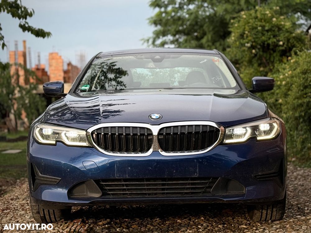 BMW Seria 3 330e Aut. Luxury Line - 2