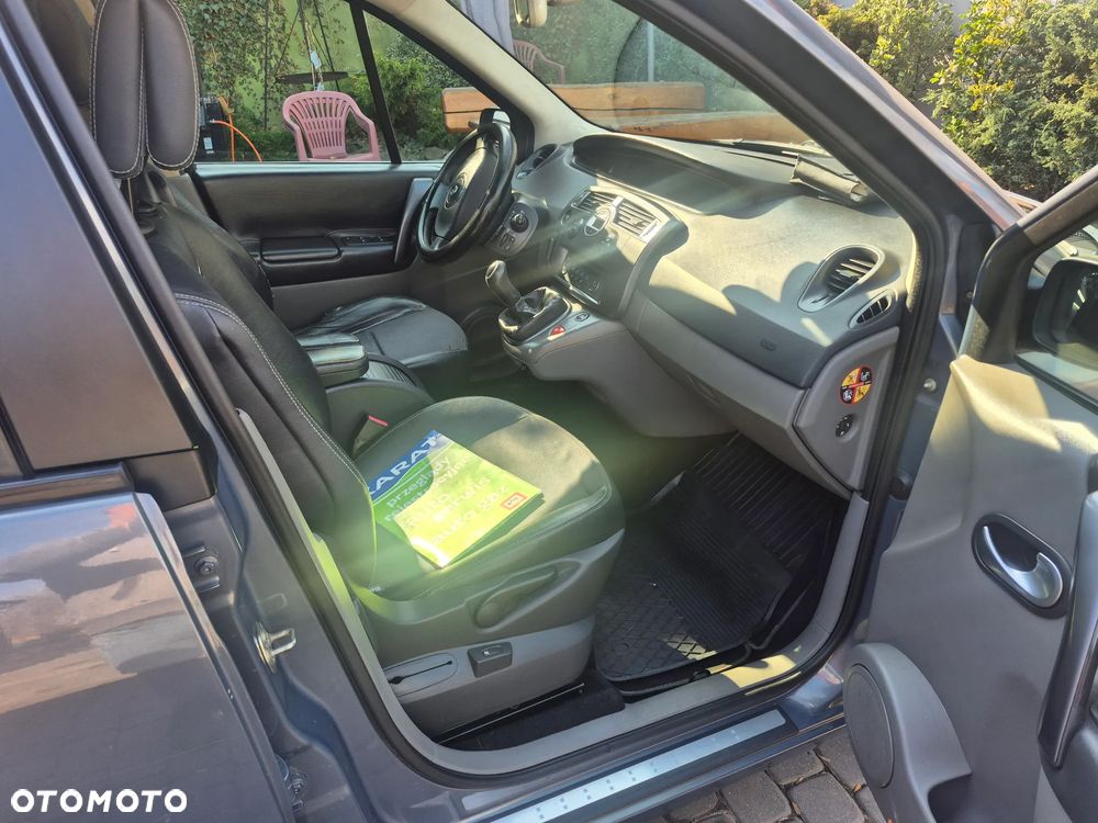 Renault Scenic 1.6 16V Confort Expression - 14