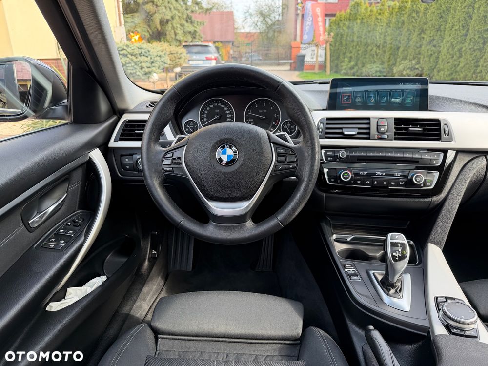 BMW Seria 3 320d Efficient Dynamics Edition Blue Perf Sport Line - 30