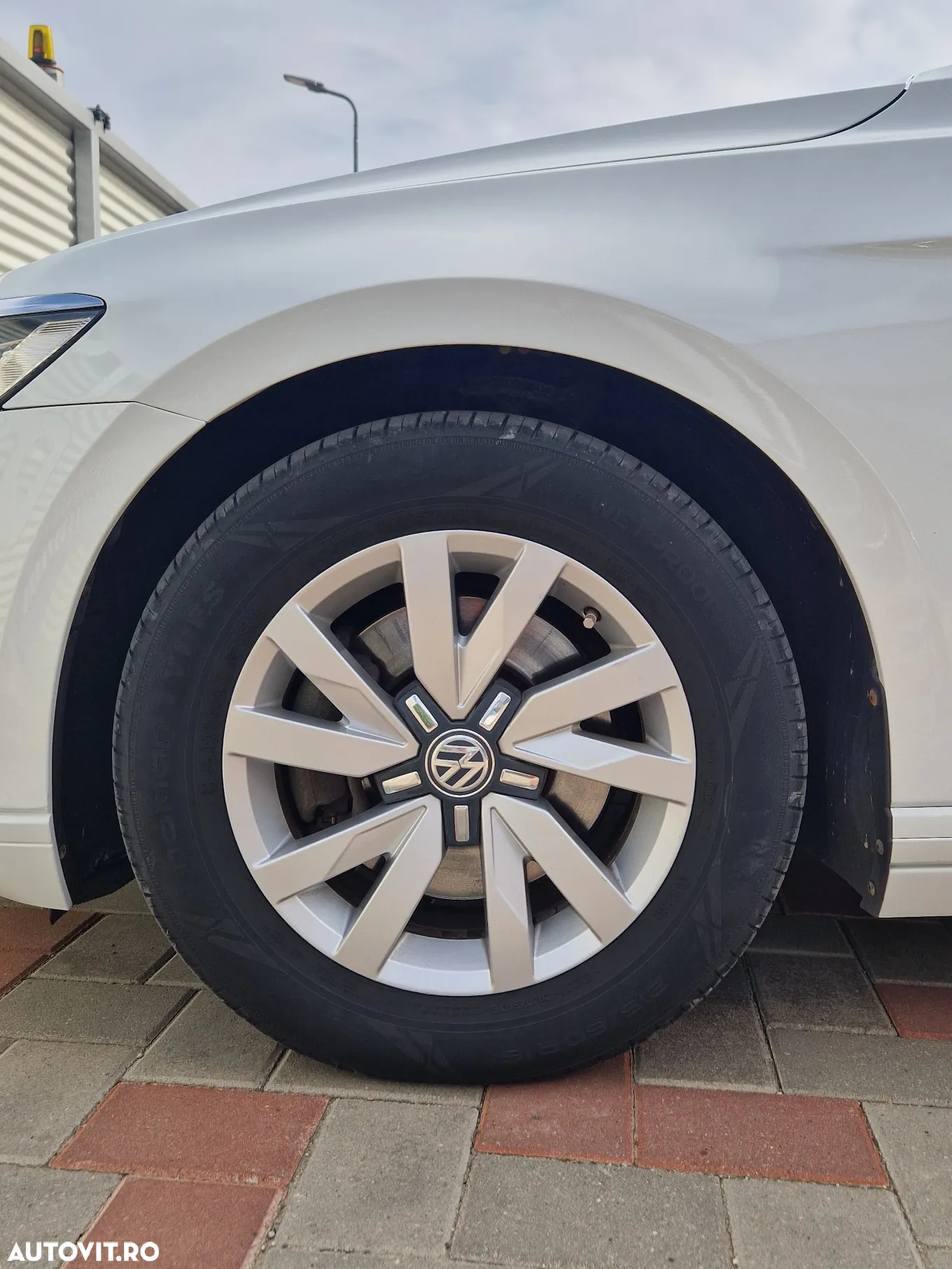 Volkswagen Passat - 15