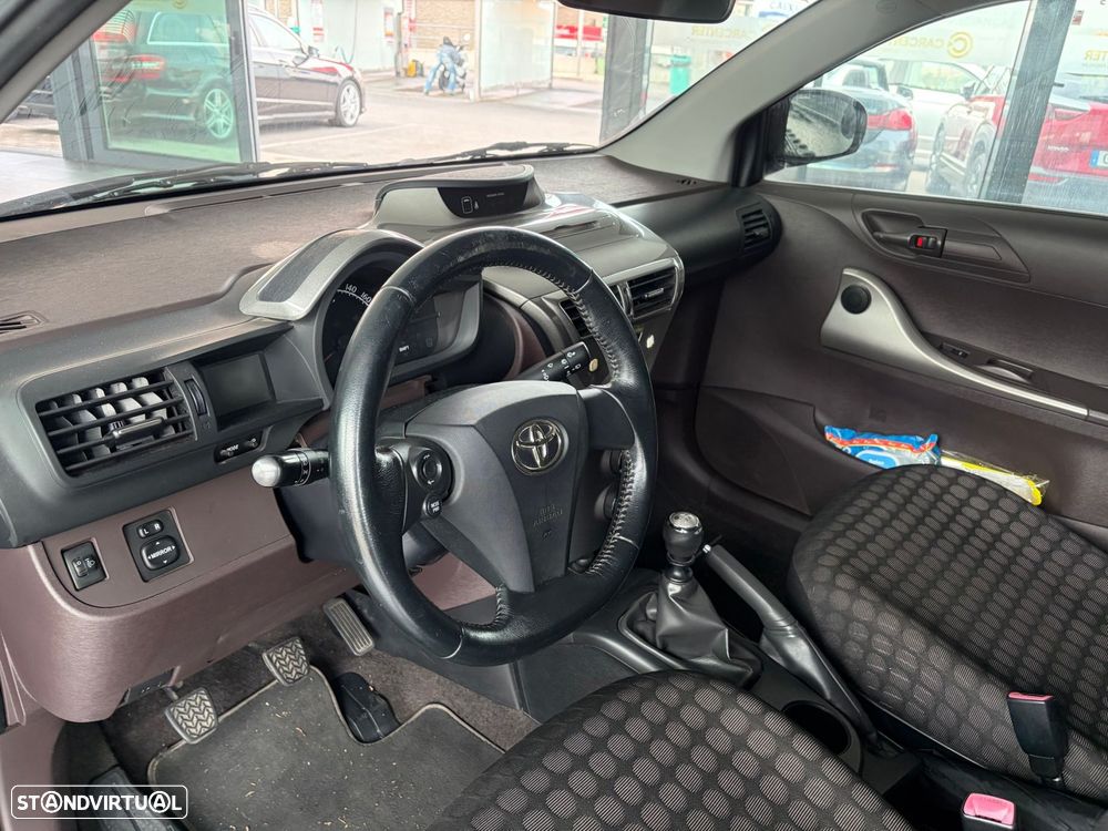 Toyota iQ 1.0 VVT-i - 4