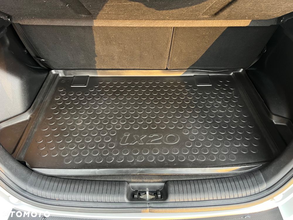 Hyundai ix20 1.4 UEFA EURO 2012 Edition - 21