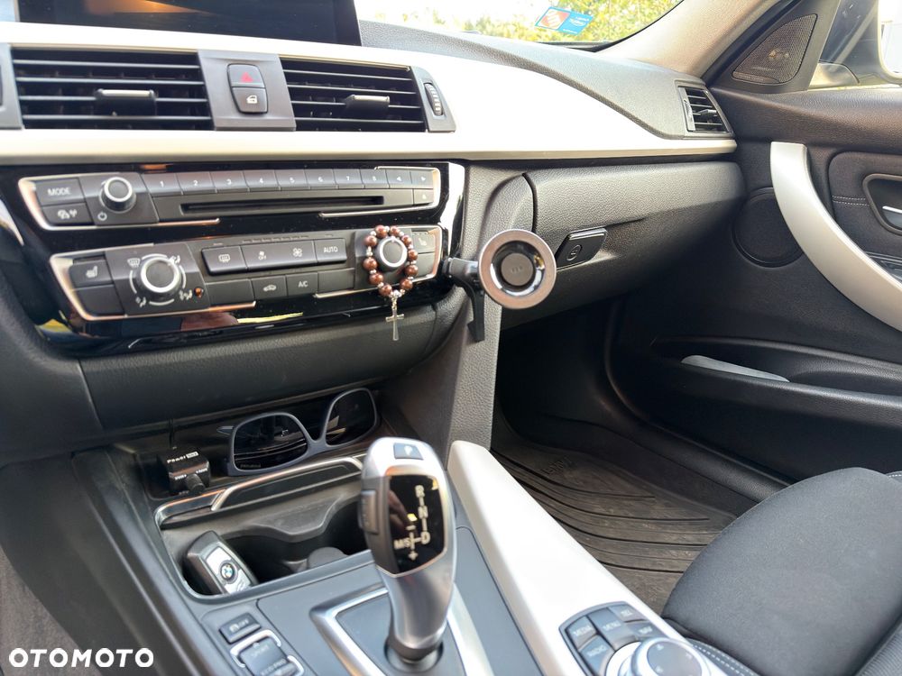 BMW Seria 3 318d - 14