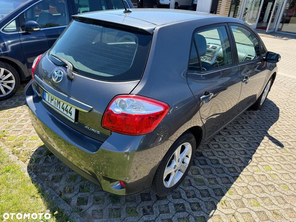 Toyota Auris 1.6 Executive - 2