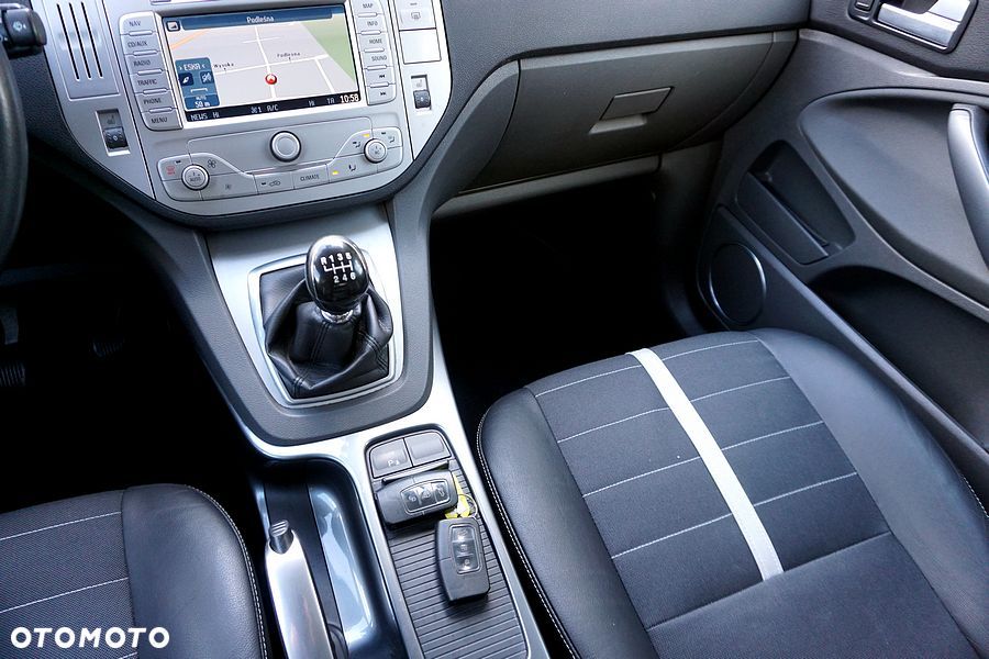 Ford Kuga 2.0 TDCi 4x4 Titanium - 34