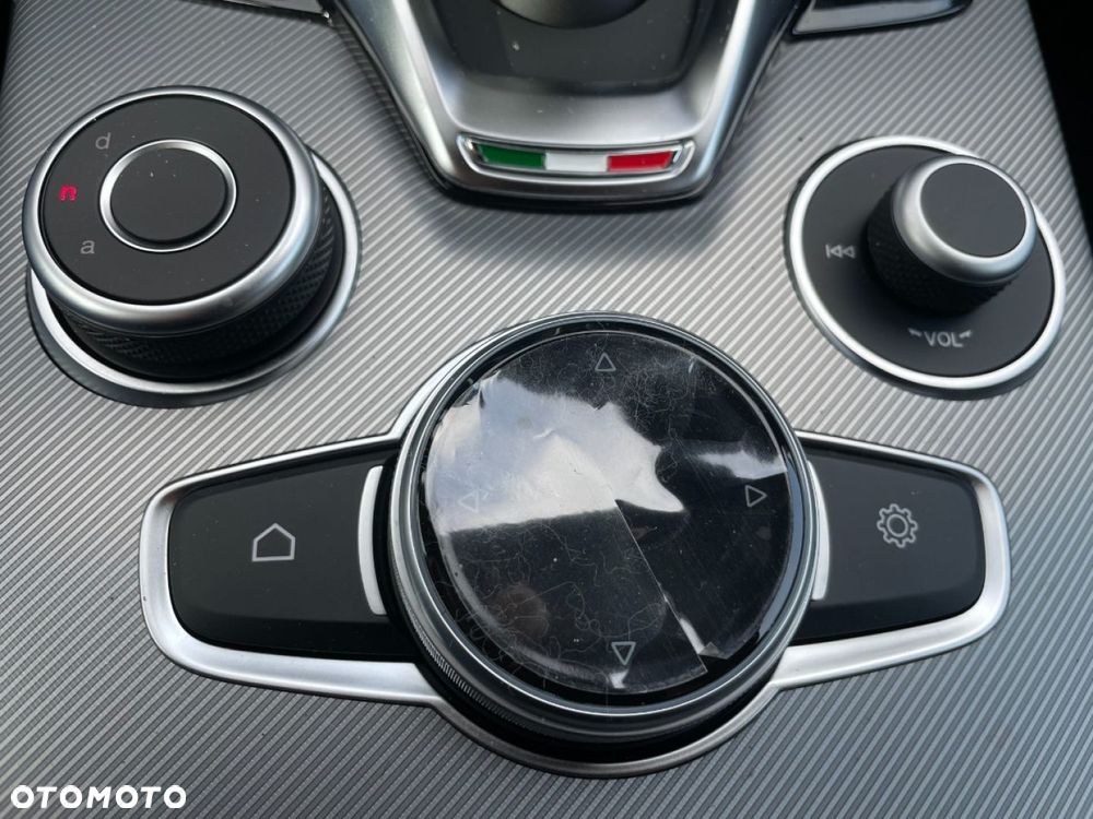 Alfa Romeo Stelvio - 18