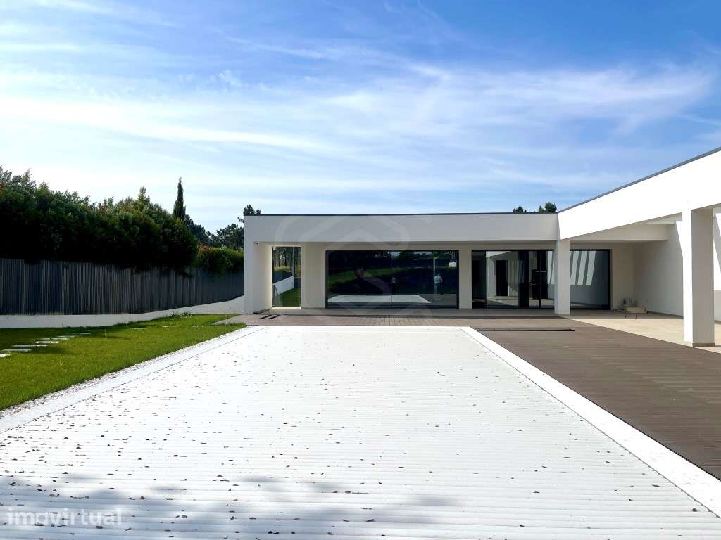 Moradia de luxo V4+2 de arquitectura contemporânea com piscina junt... - Grande imagem: 4/37