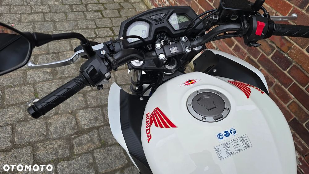 Honda CB - 16