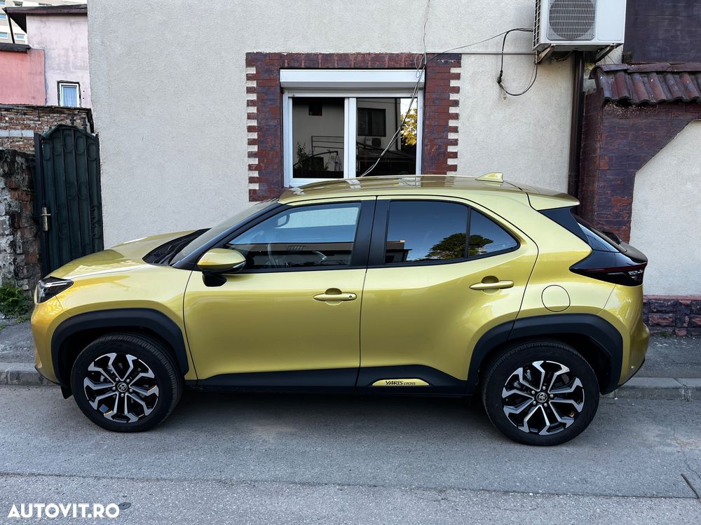 Toyota Yaris Cross 1.5 VVT-i HSD 4x2 Dynamic - 2