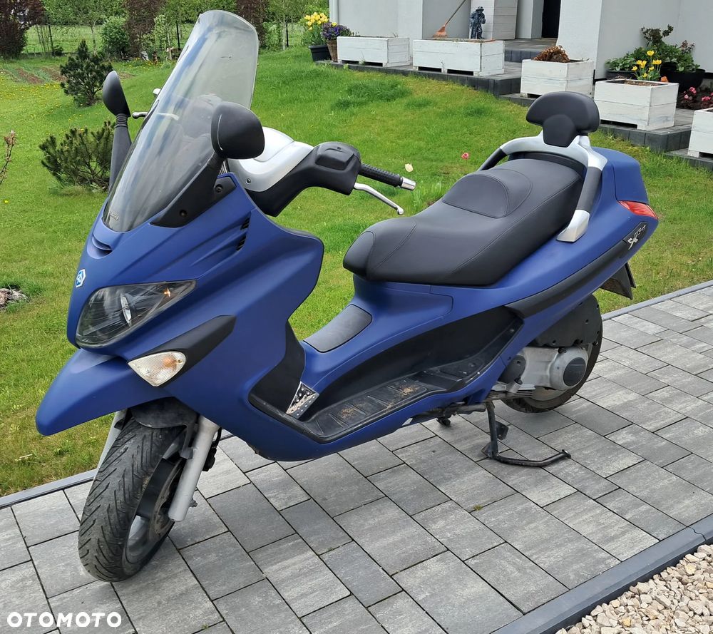 Piaggio Xevo - 1
