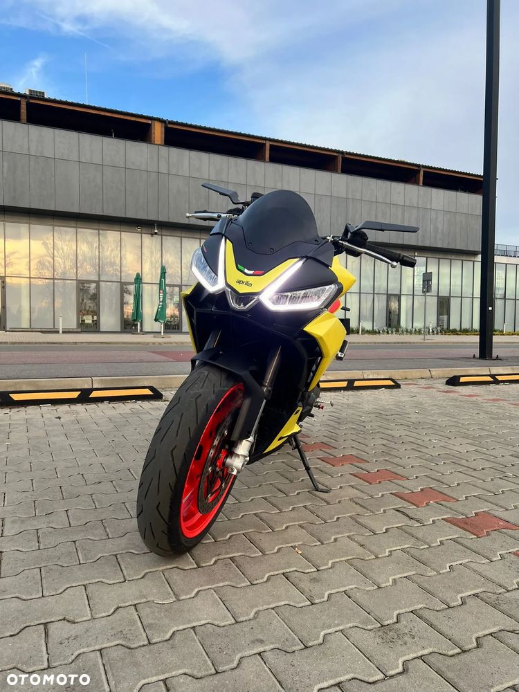 Aprilia Tuono - 1