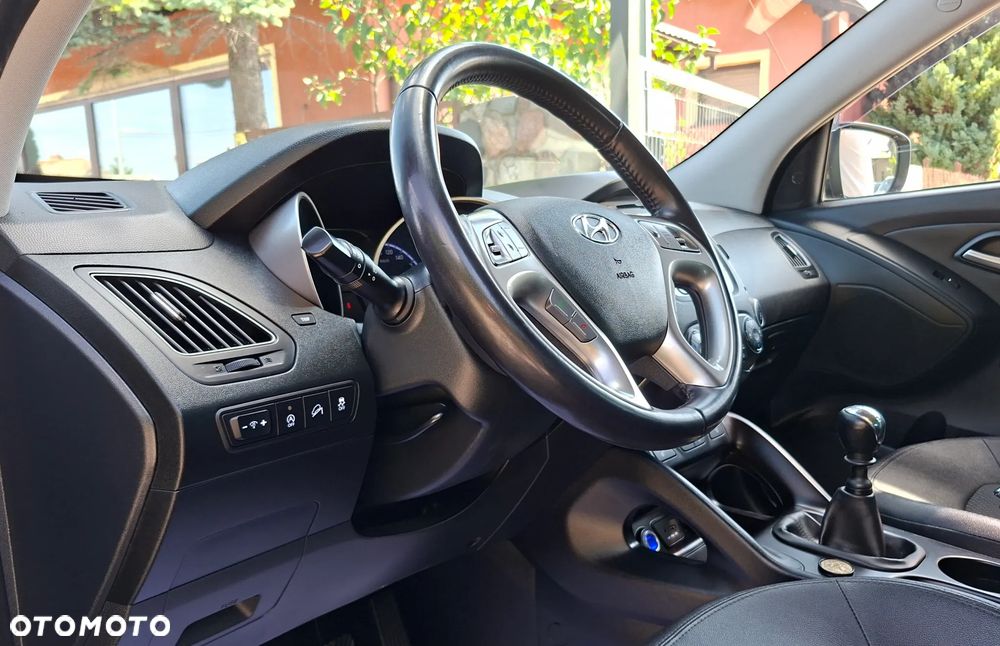 Hyundai ix35 1.6 2WD Fifa World Cup Edition - 27