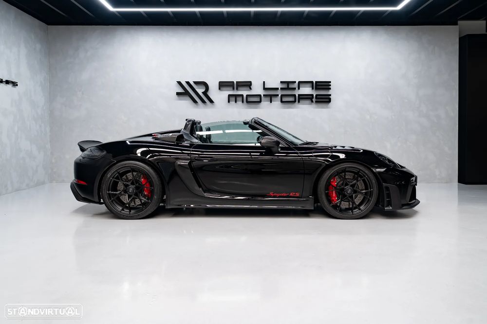 Porsche 718 Spyder RS - 13