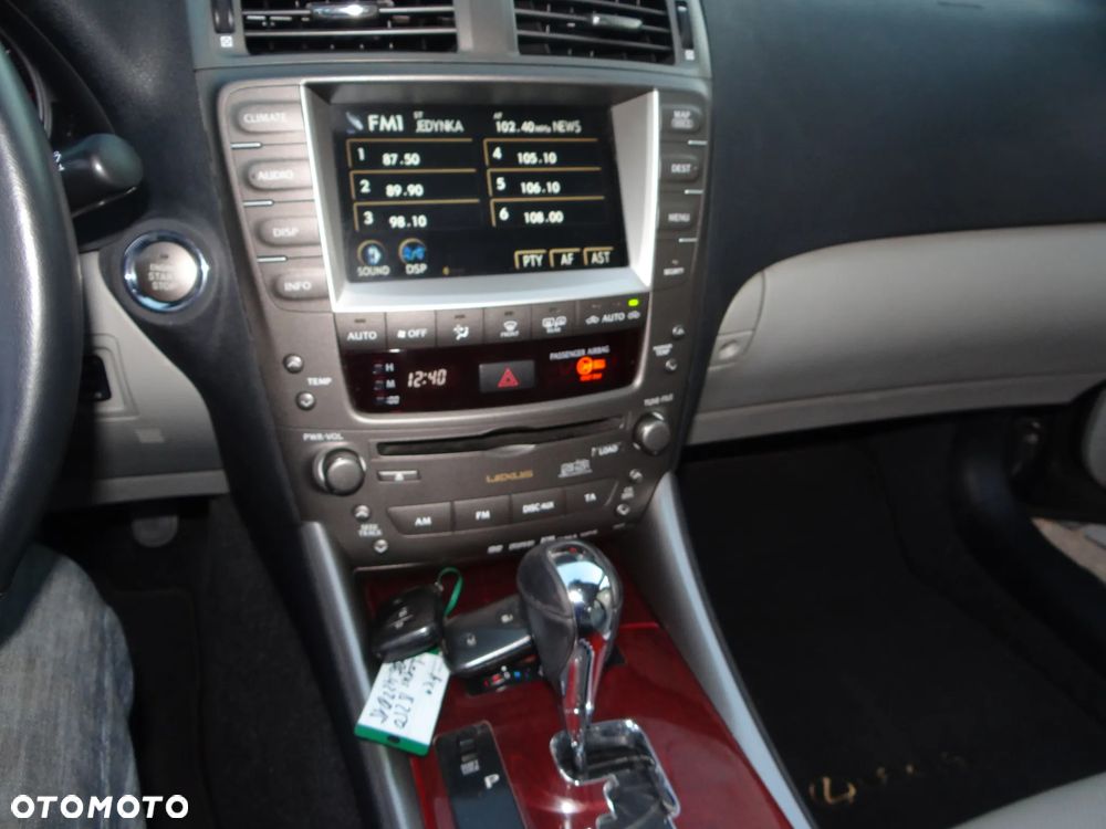 Lexus IS 250 Prestige - 16