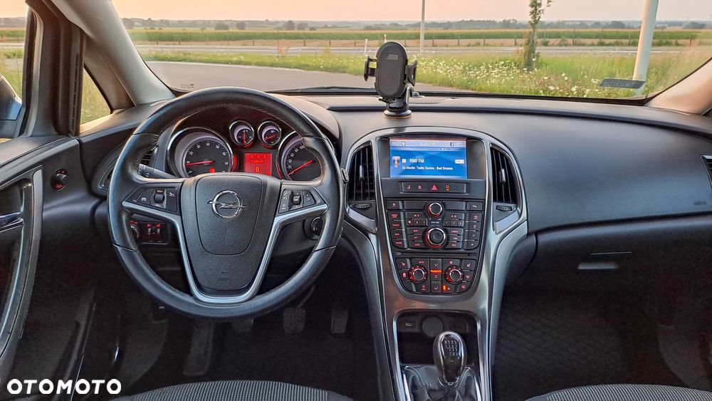 Opel Astra 1.6 T Cosmo - 15