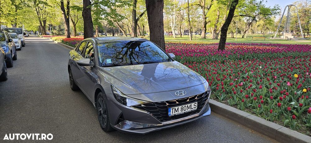Hyundai Elantra 1.6 l 123 CP CVT Highway - 14