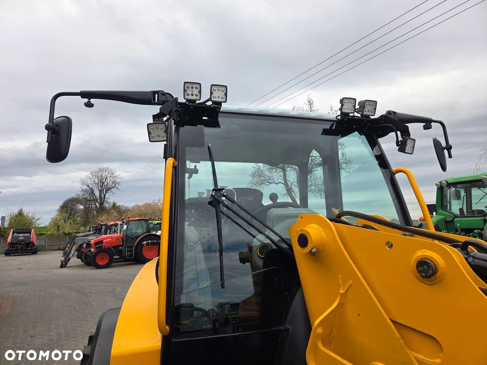 JCB TM 320 S  542. 70 MANITOU - 35