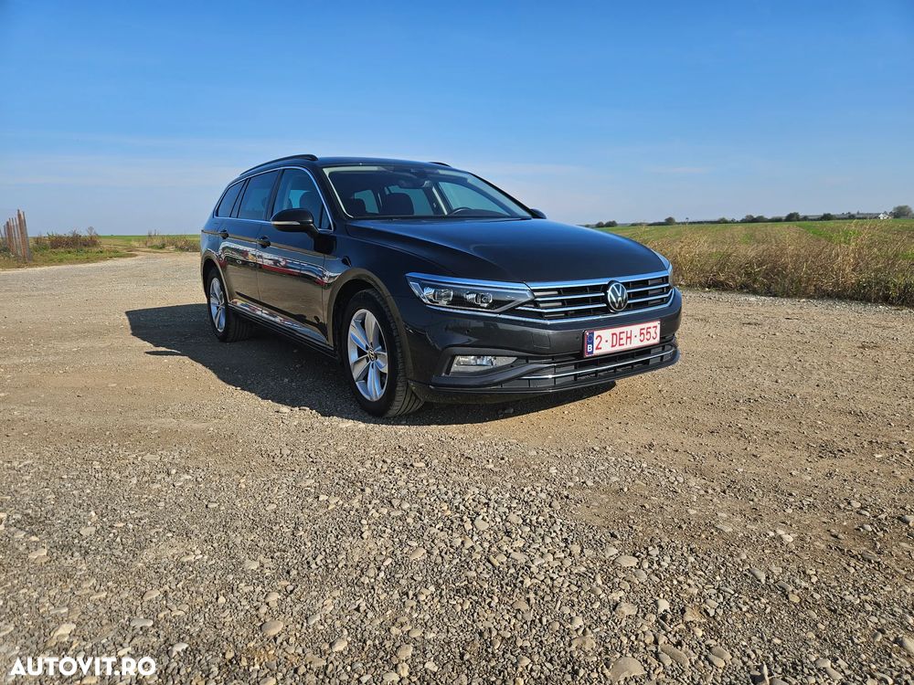 Volkswagen Passat - 1