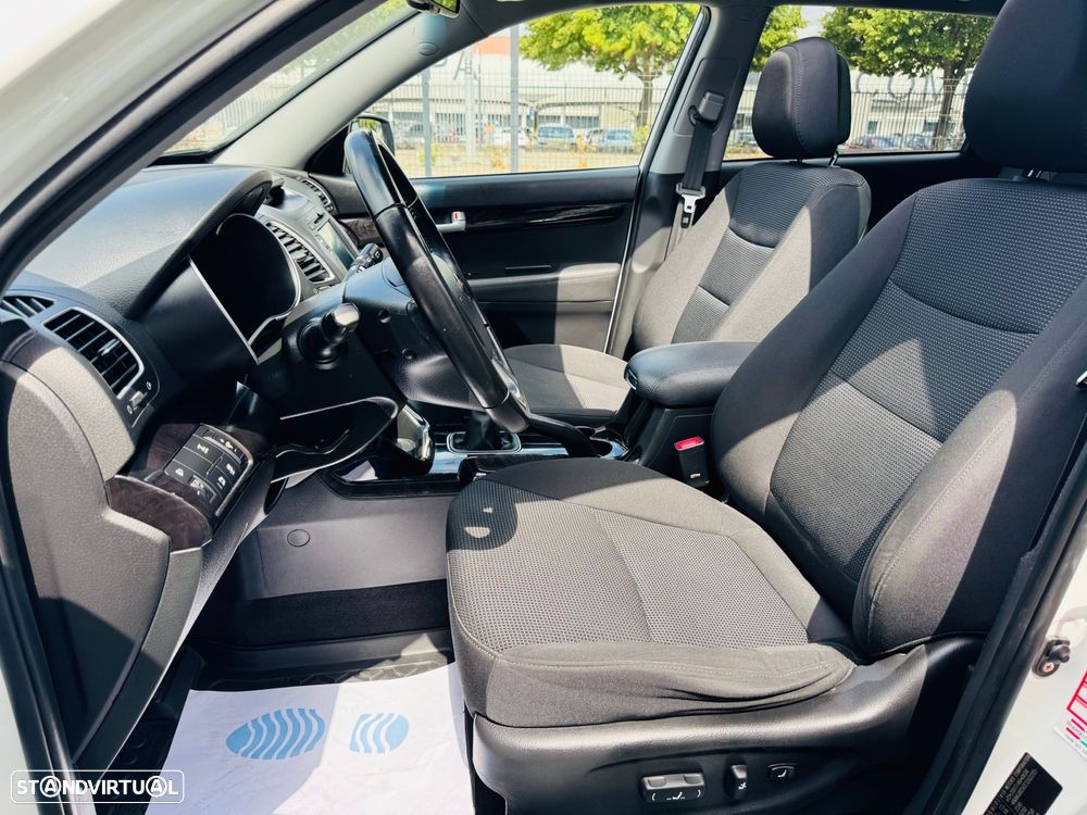 Kia Sorento 2.0 CRDi TX Tecto Panorâmico - 23