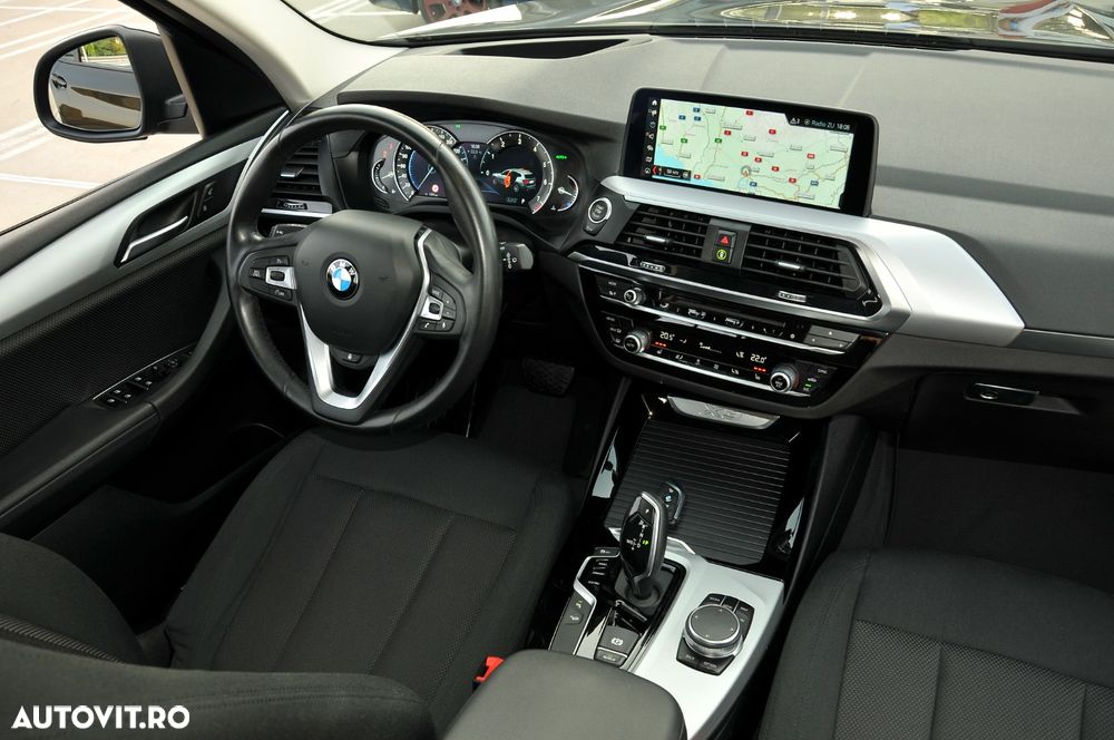 BMW X3 xDrive20i AT Advantage - 9