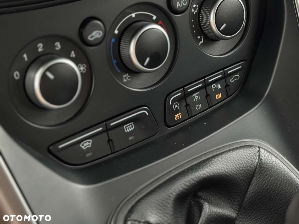 Ford Kuga - 24