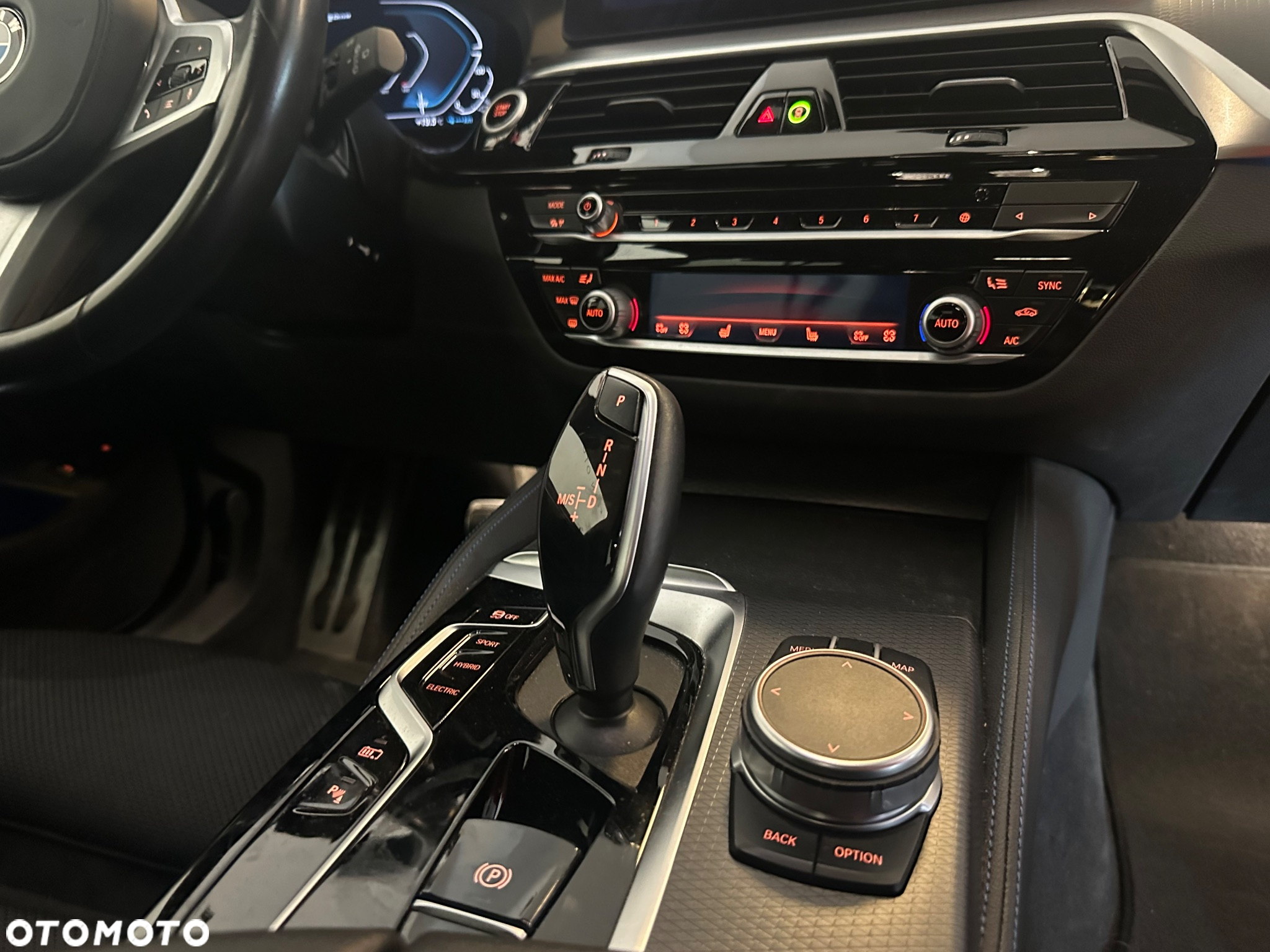 BMW Seria 5 530e M Sport sport - 33