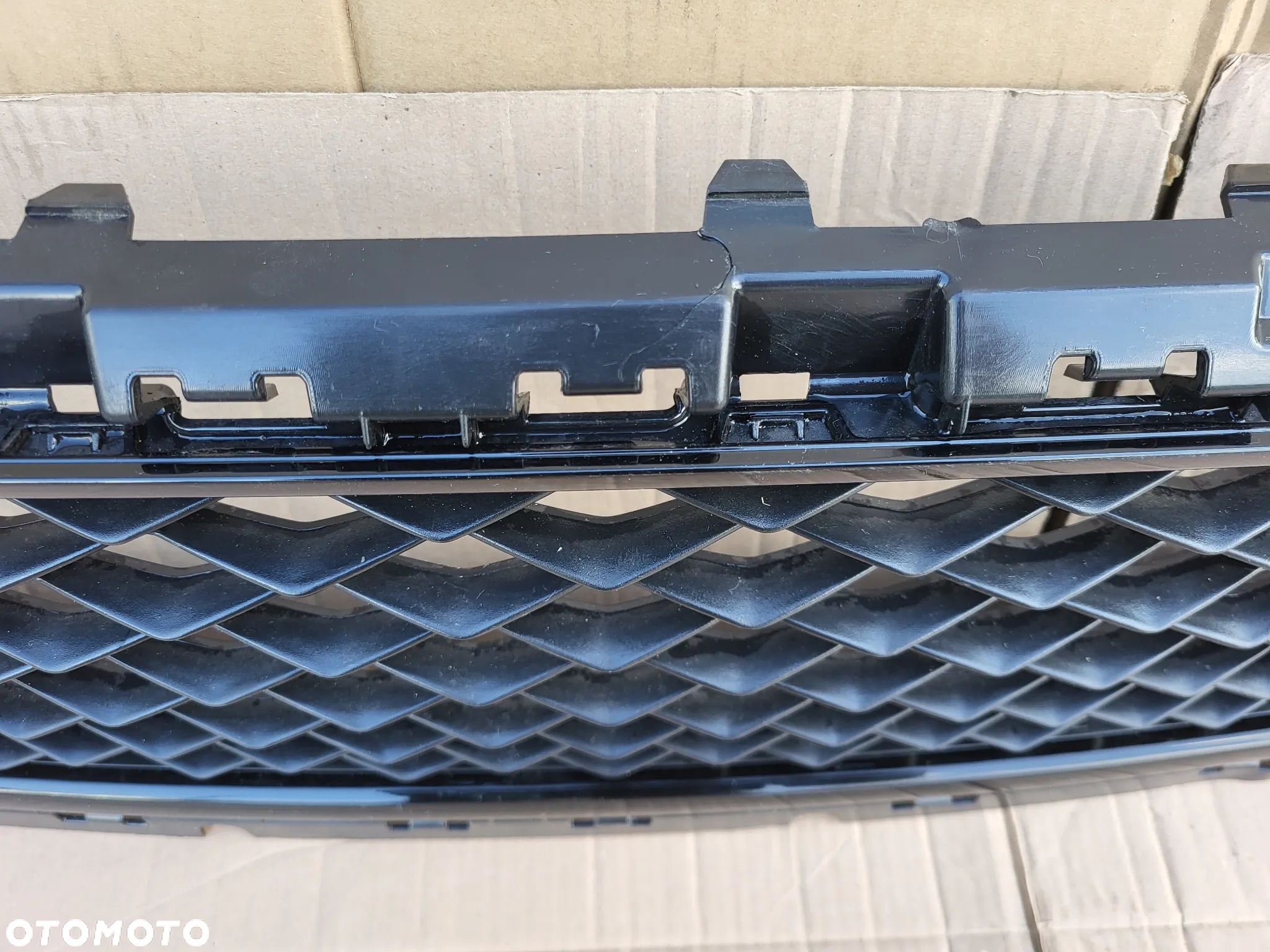 ATRAPA GRILL FORD FIESTA MK8 BLACK H1BB-8B271-A1 - 9