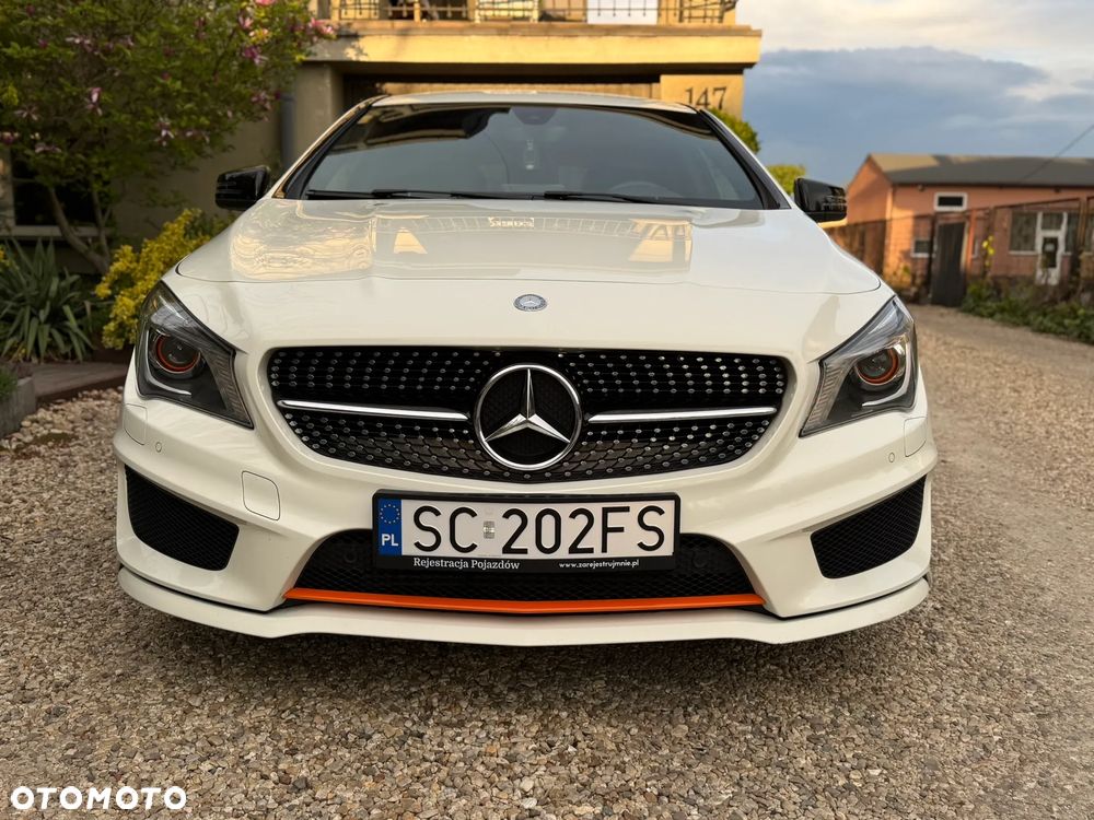 Mercedes-Benz CLA 200 7G-DCT Orange Art Edition - 16