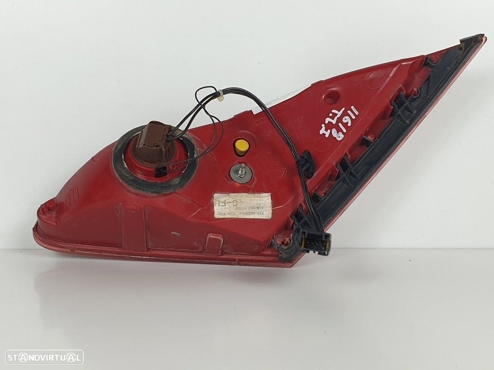 FAROLIM TRASEIRO ESQUERDO INTERIOR PEUGEOT 307 CC 2004 - 1