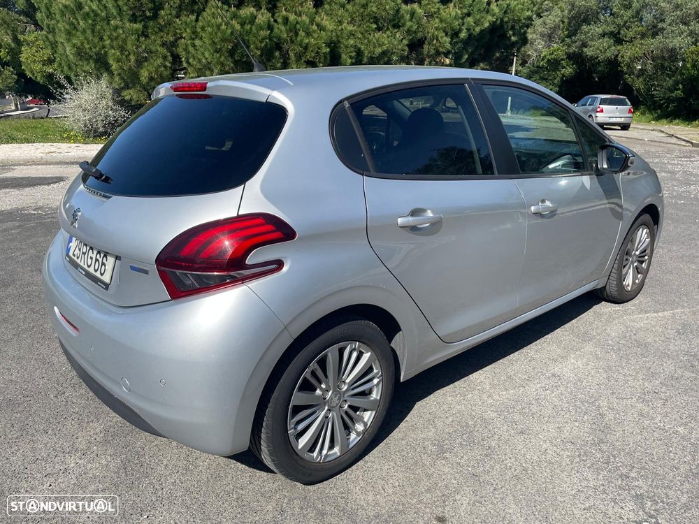 Peugeot 208 1.2 PureTech Style - 6