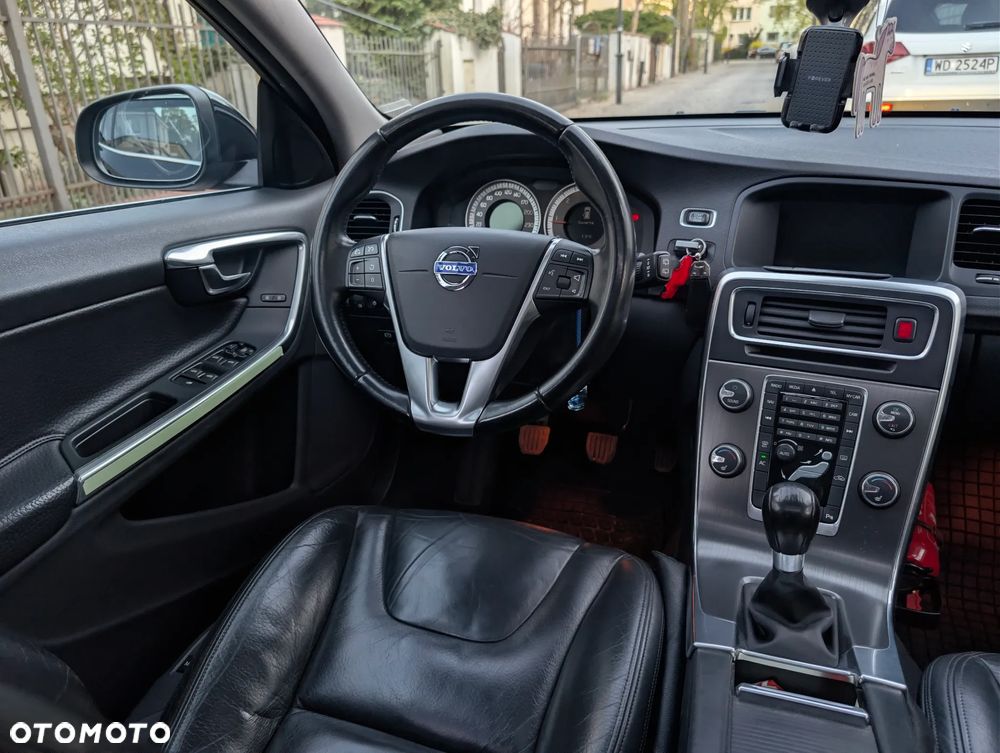 Volvo V60 D3 Summum - 12