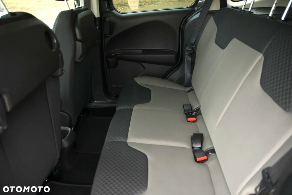 Ford Tourneo Courier 1.5 TDCi Titanium - 20