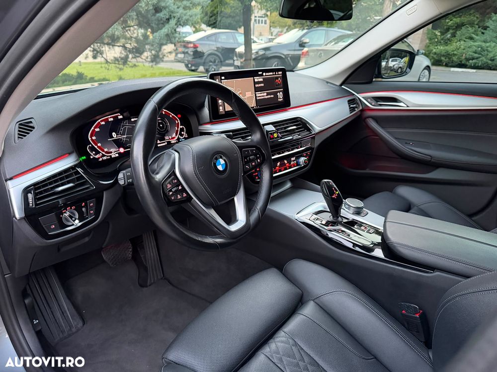 BMW Seria 5 530e Aut. Luxury Line - 10
